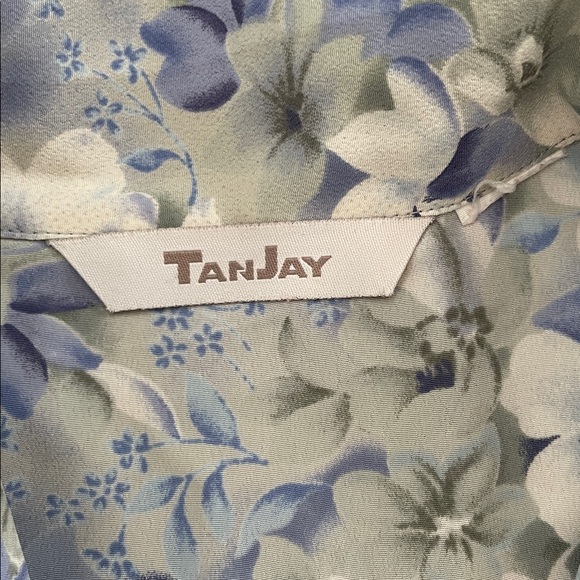 TanJay lavender Blue and White Floral Button Down Shirt - Picture 2 of 6